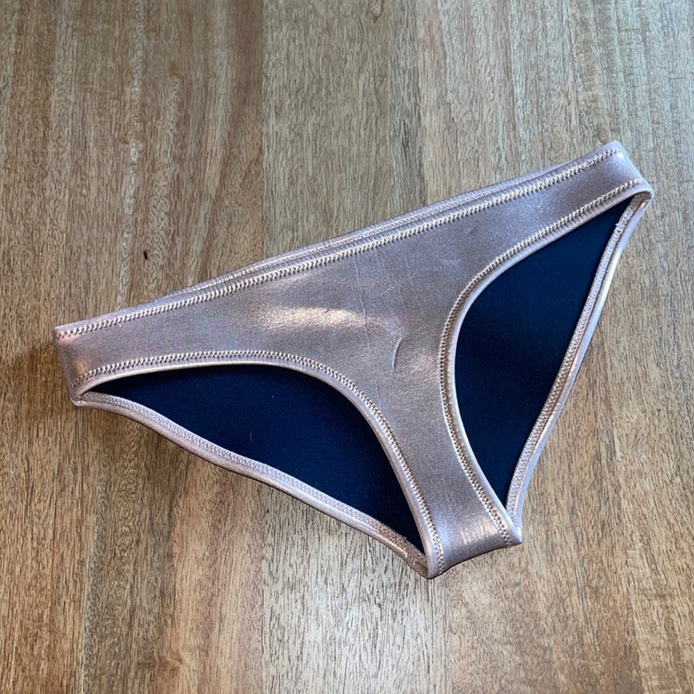 TRIANGL Bathing Suit Swim Bottom Women’s Medium